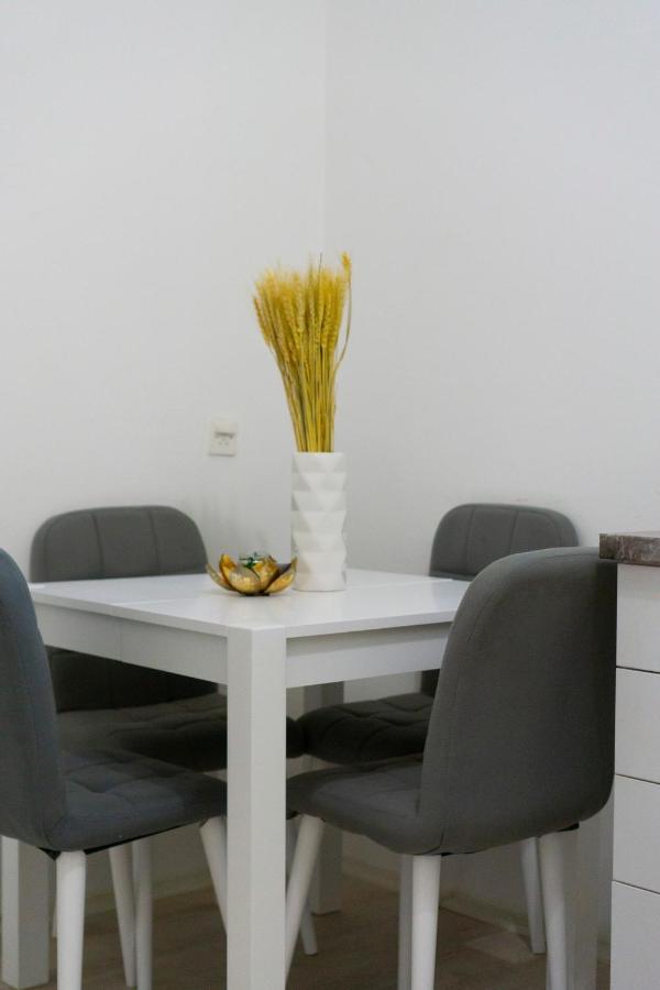 טרביניה Apartments Ukropina מראה חיצוני תמונה